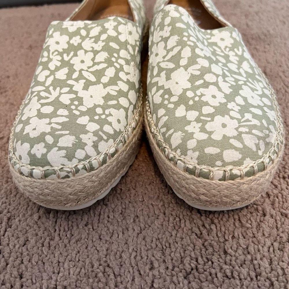 Dr Scholl’s Green and White Floral Slip On Espadrille Shoes Size 6 NEW - Picture 9 of 9
